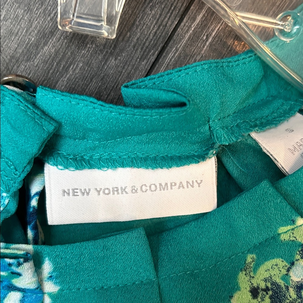 New York & Company Floral Sleeveless Blouse - Teal and Navy - Picture 3 of 4